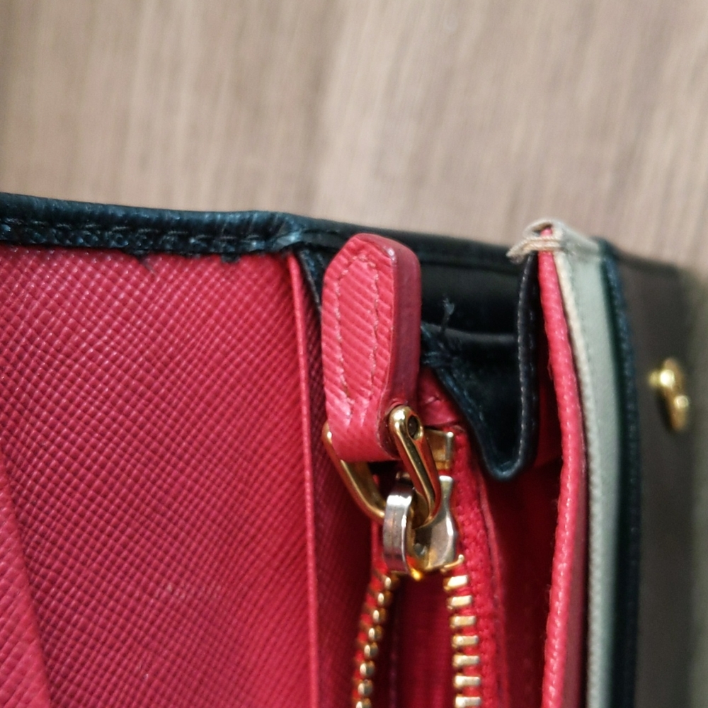 Prada wallet - Picture 12 of 16